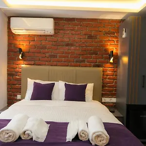 Yellow Mansion Aparthotel